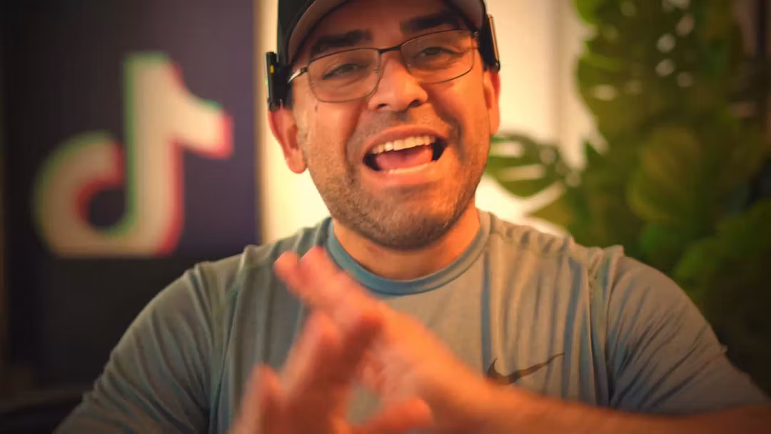 Learn how to structure TikTok content that converts into payouts • Plug into a proven, step-by-step TikTok growth system • Shortcut trial-and-error with swipe files, frameworks and real examples • Build a repeatable process for scaling TikTok income